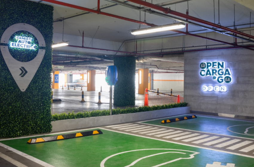  Open Plaza inaugura nueva estación de carga para autos eléctricos.