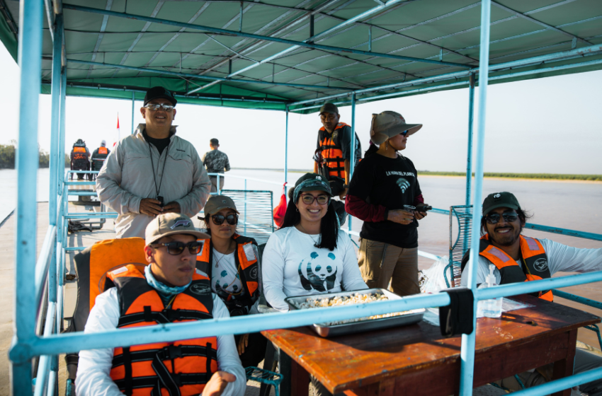  Doce investigadores peruanos realizaron expedición científica para estudiar a más de 500 delfines de río en Ucayali.