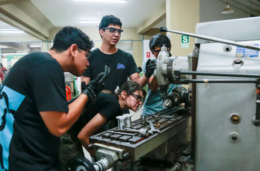  Proyecto Ares: Estudiantes de la UDEP inician la construcción del vehículo para concurso de la NASA