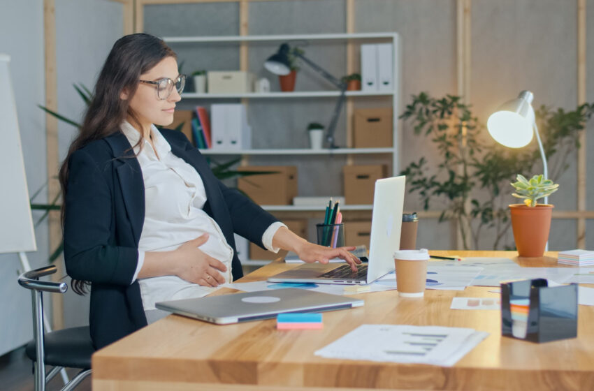  ¿Cuál es la situación de las madres en el campo laboral?