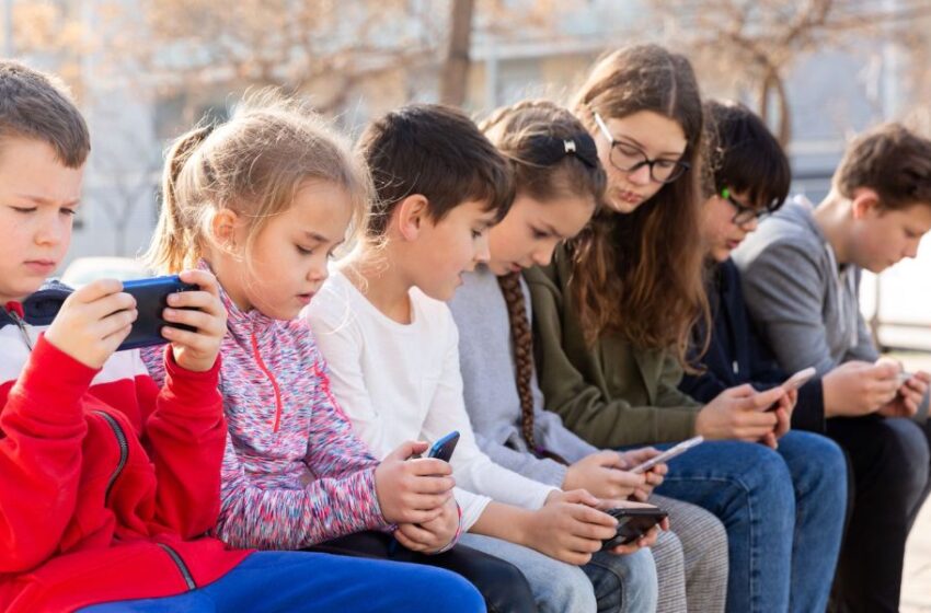  Niños pequeños y uso del celular