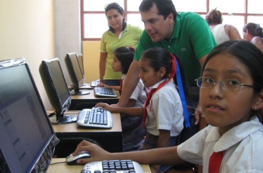  Más de 81 mil escolares se benefician con acceso a internet gratuito y permanente en todo el Perú