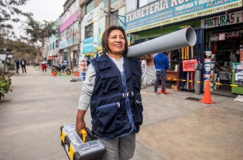  Mujeres gasfiteras: Pavco Wavin abre camino a la igualdad de oportunidades