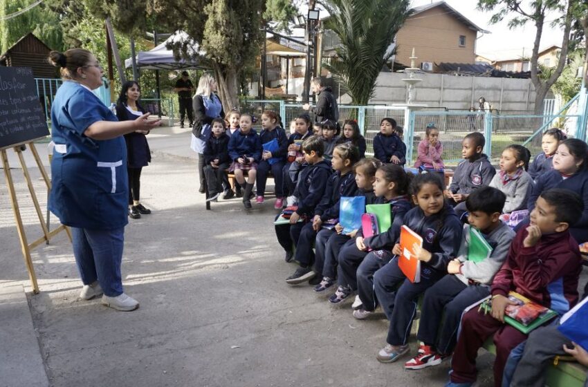  Con taller de reciclaje, carpintería y pintura Fundación Patio Vivo celebra el Día de las Clases al aire libre