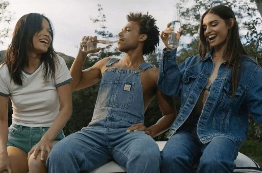  Looks para estas fiestas con denim: la clave para celebrar con estilo y comodidad