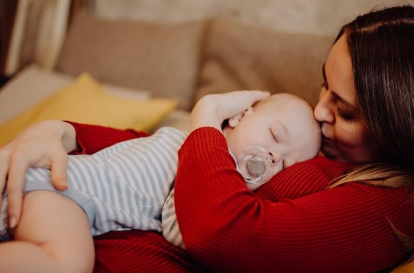  El abrazo: Un gesto cotidiano con beneficios extraordinarios para el desarrollo de los bebés