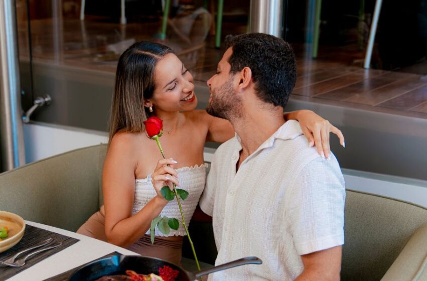  San Valentín: Cenas románticas y noches de alojamiento con piscina para celebrar